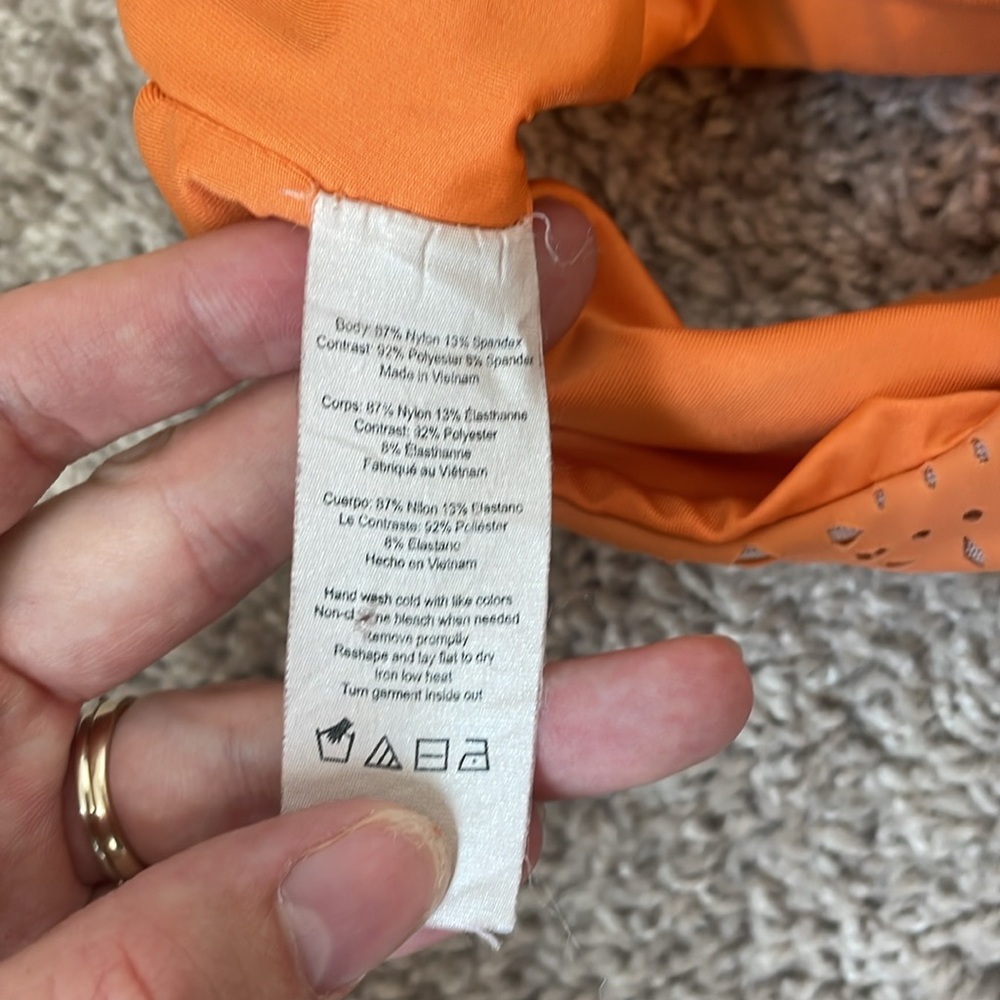 Alo Yoga Detailed Bra Orange - Picture 7 of 7